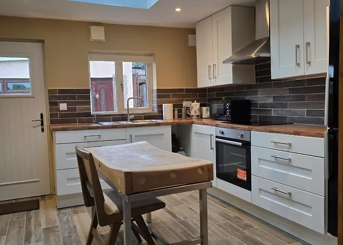 Cozy Town House Атлон