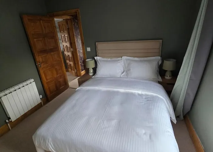 Cozy Town House Атлон